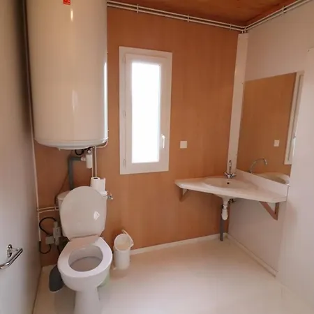 Cosy 4 Pers A - Terrasse, Proche Centre, Tv, Animaux Ok - Fr-1-742-434 Holiday home Salers